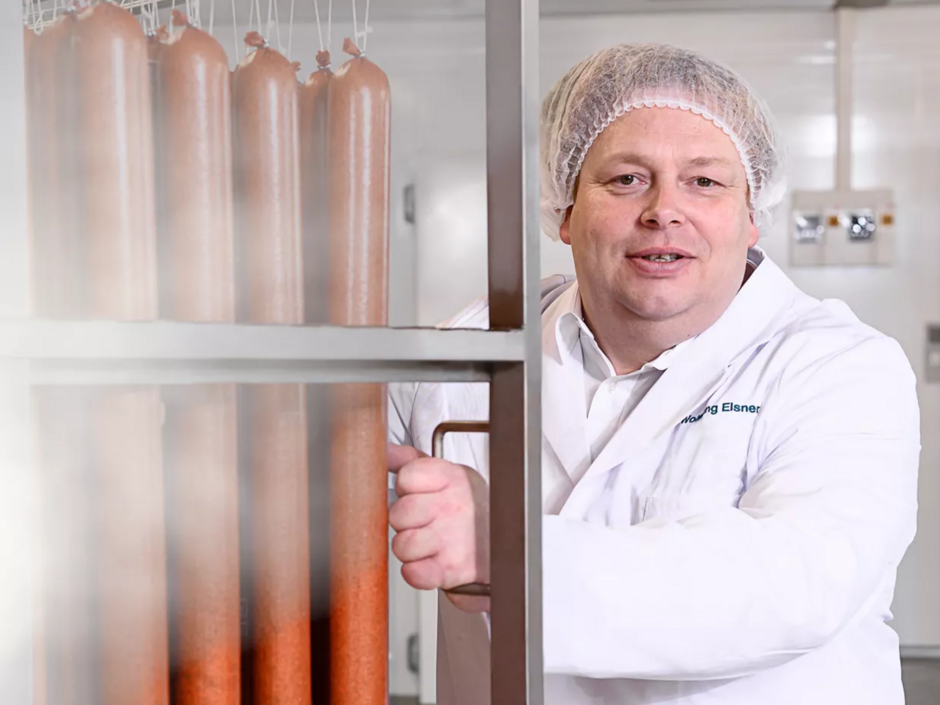 Mann an Vetec Anlage