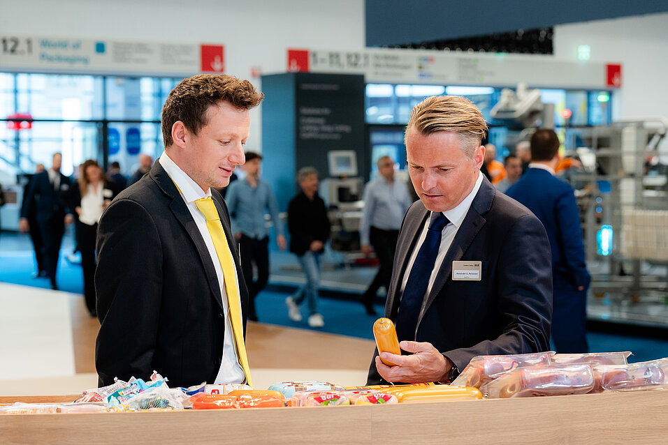 Andreas Schmid-Waldenberger (Vertriebs- und Applikationsexperte für Poly-Clip) und Alexander Reisecker (Geschäftsführer Tech Forum)